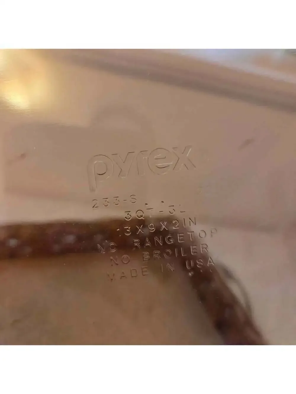 Vintage Pyrex Amber Glass 13x9 Casserole Dish in Wicker Basket w Leather Handles